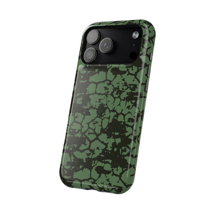 Faded Green Giraffe MagSafe Tough iPhone Case